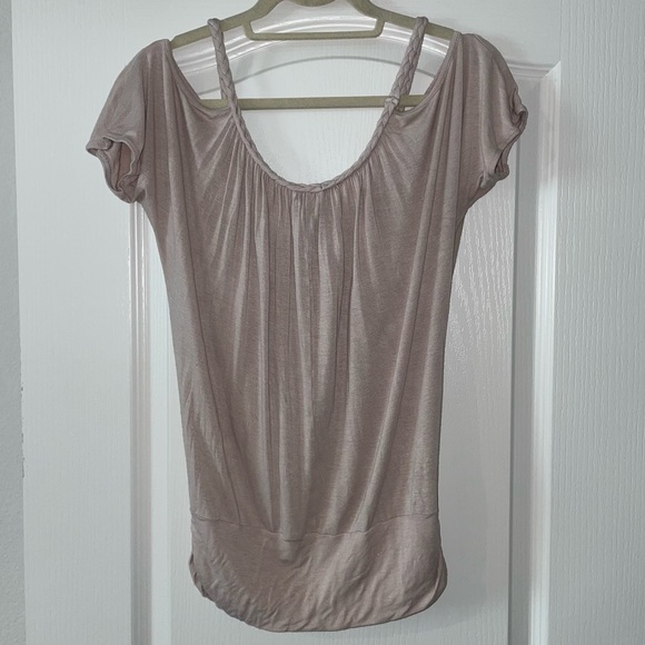 2B BEBE COLD SHOULDER Taupe Top Size Small - Picture 6 of 9